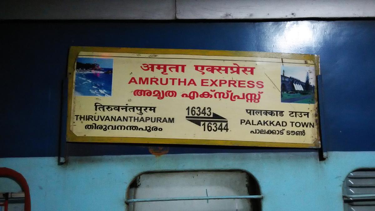 Train Crossings/Overtakings for Amritha Express (PT)/16344 - Railway Enquiry