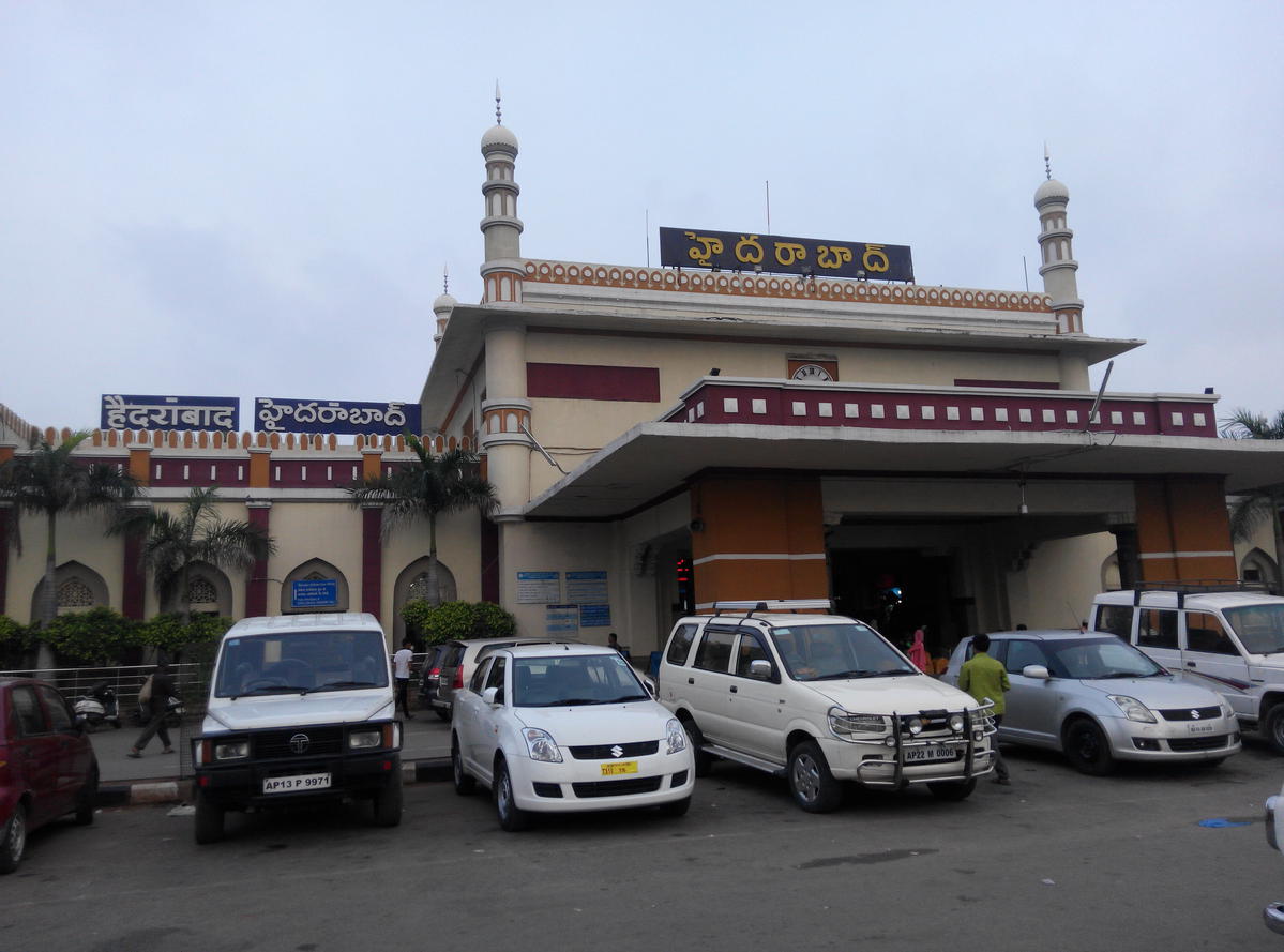 tourist places near hyderabad deccan railway station