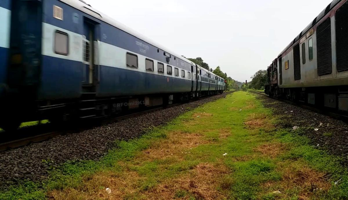 Goa Sampark Kranti Express/12450 Picture & Video Gallery - Railway Enquiry