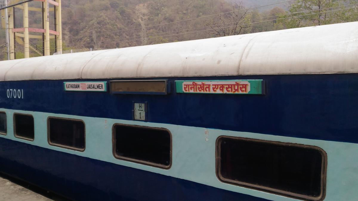 15013/Ranikhet Express - Old Delhi to Kathgodam NER/North Eastern Zone -  Railway Enquiry