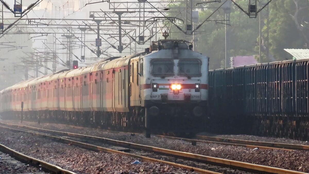 K.S.R. Bengaluru - Hazrat Nizamuddin Rajdhani Express/22691 Travel Forum -  Railway Enquiry